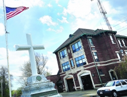 042212WWIMemorialCross